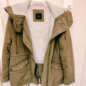 Khaki sherpa jacket with hood